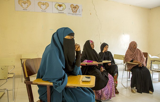 Midwifery students at the Hargeisa Institute of Health Sciences in Somaliland learn how to assist in case of childbirth complications caused by female genital mutilation. © UNFPA/Georgina Goodwin