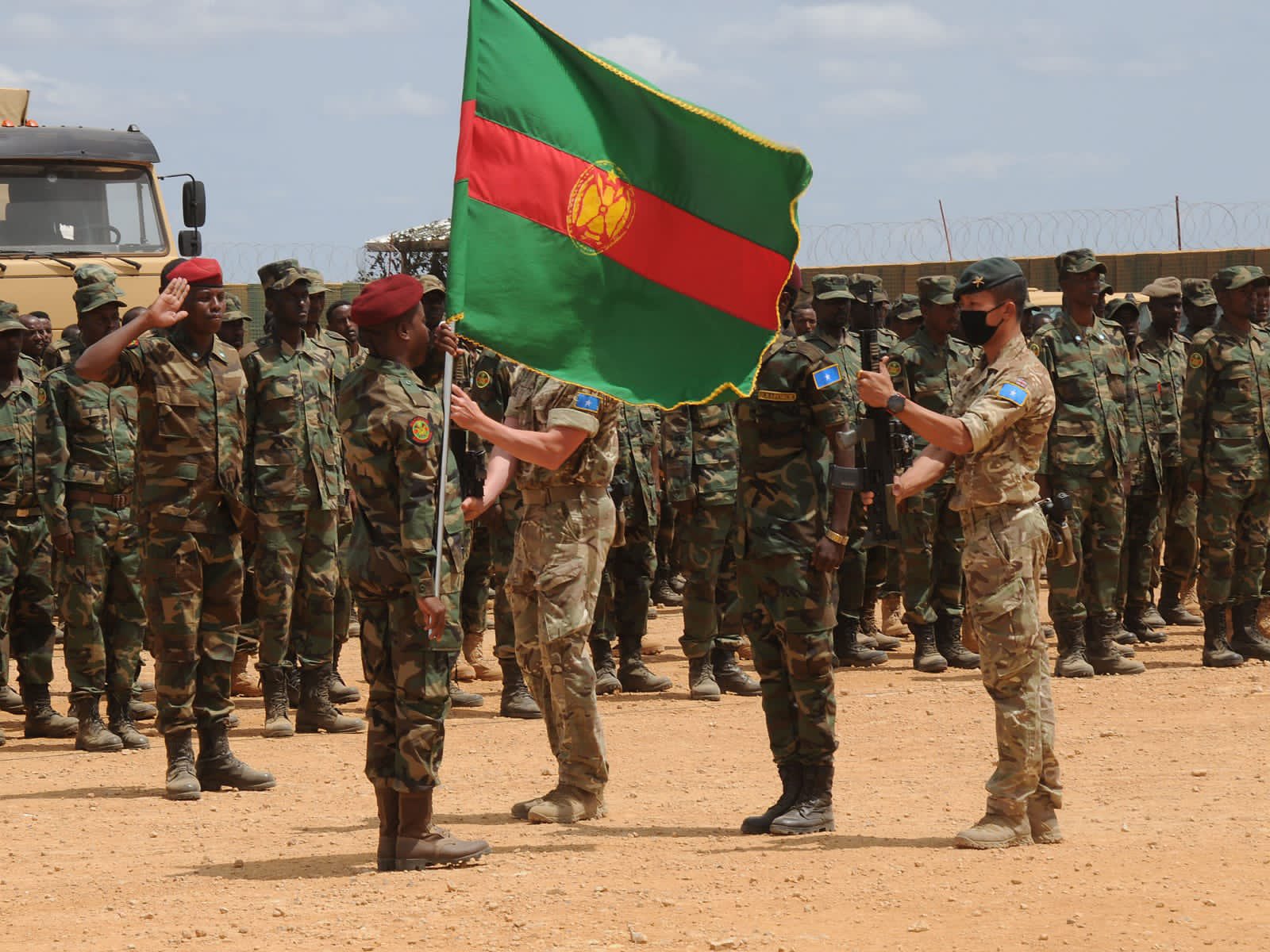 100 Somali National Army Personnel Graduate From British Led Training ...