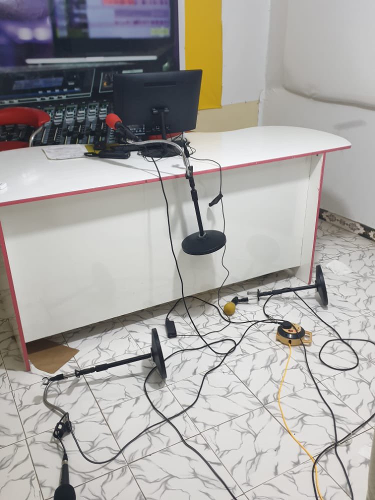 Police in Somalia reportedly attack local radio, beat and detain  journalists –